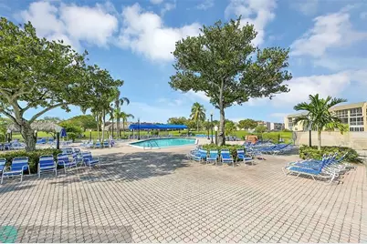 9841  Sunrise Lakes Blvd, Unit #105, Sunrise, FL 33322 - Photo 30