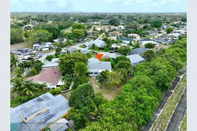 6307  Silk Oak Cir, Tamarac, FL 33319 - Photo 2