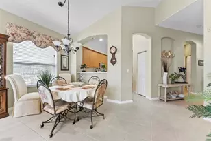 810 NW Rutherford Ct, Port Saint Lucie, FL 34983 - Photo 8