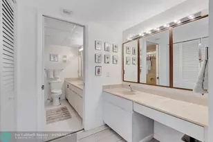 330 SE 20th Ave, Deerfield Beach, FL 33441 - Photo 30