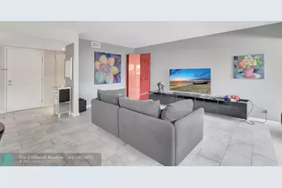 330 SE 20 Ave, Unit #205, Deerfield Beach, FL 33441 - Photo 14