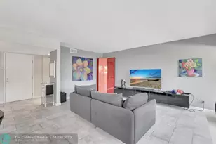 330 SE 20th Ave, Deerfield Beach, FL 33441 - Photo 14