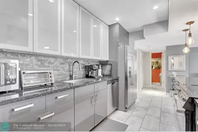 330 SE 20 Ave, Unit #205, Deerfield Beach, FL 33441 - Photo 20