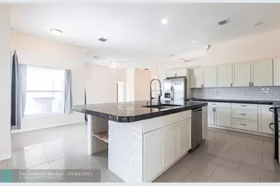 906 E 10th St, Lehigh Acres, FL 33972 - Photo 12