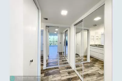 20329 W Country Club Dr, Unit #10, Miami, FL 33180 - Photo 24