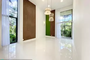 20329 W Country Club Dr, Miami, FL 33180 - Photo 4