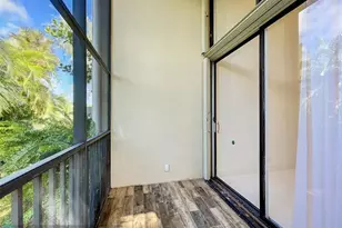 20329 W Country Club Dr, Miami, FL 33180 - Photo 32