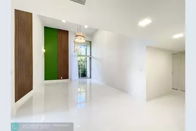 20329 W Country Club Dr, Unit #10, Miami, FL 33180 - Photo 10