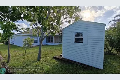 585 NW Floresta Drive, Port Saint Lucie, FL 34983 - Photo 16
