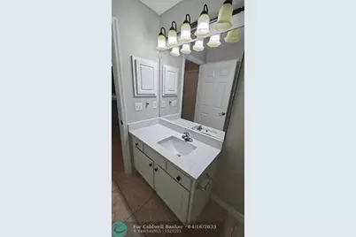 585 NW Floresta Drive, Port Saint Lucie, FL 34983 - Photo 12