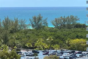 400 Kings Point Dr, Sunny Isles Beach, FL 33160 - Photo 32