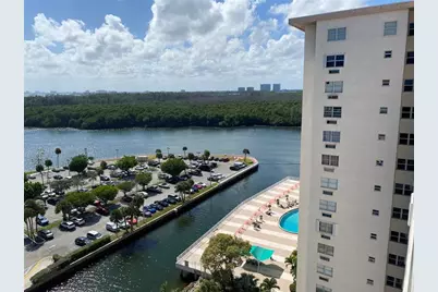 400  Kings Point Dr, Unit #1423, Sunny Isles Beach, FL 33160 - Photo 2