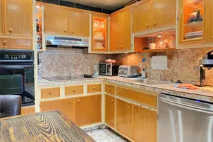 400 Kings Point Dr, Sunny Isles Beach, FL 33160 - Photo 18