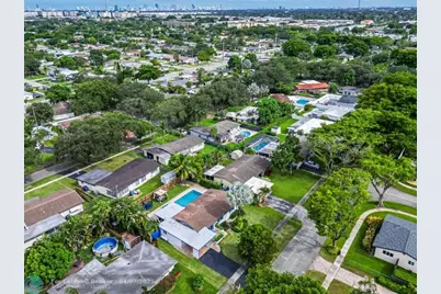 315 S 57th Ave, Hollywood, FL 33023 - Photo 2
