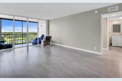 16300  Golf Club Rd, Unit #719, Weston, FL 33326 - Photo 12