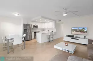 3057 Newport N, Deerfield Beach, FL 33442 - Photo 4