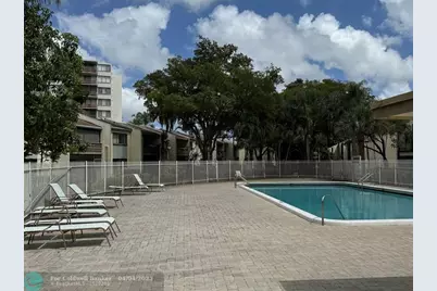 4222  Inverrary Blvd, Unit #4306, Lauderhill, FL 33319 - Photo 2