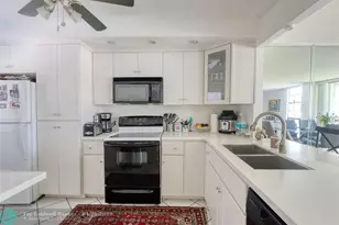 3401 N Country Club Dr, Aventura, FL 33180 - Photo 16