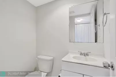 275  Markham M, Unit #275, Deerfield Beach, FL 33442 - Photo 8