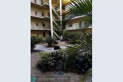 2831  Somerset Dr, Unit #118, Lauderdale Lakes, FL 33311 - Photo 18