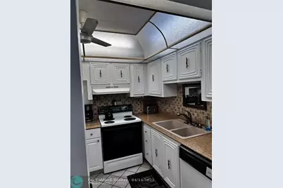 2831  Somerset Dr, Unit #118, Lauderdale Lakes, FL 33311 - Photo 16