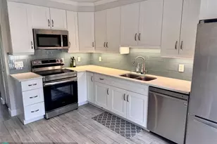 22028 Las Brisas Cir, Boca Raton, FL 33433 - Photo 4