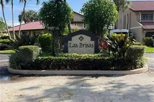 22028 Las Brisas Cir, Boca Raton, FL 33433 - Photo 2