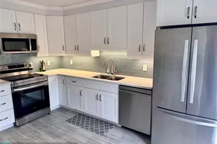 22028 Las Brisas Cir, Boca Raton, FL 33433 - Photo 6