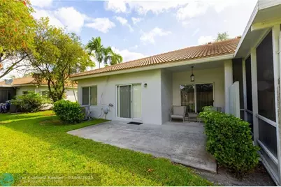 1245 SW 48th Ter, Deerfield Beach, FL 33442 - Photo 14