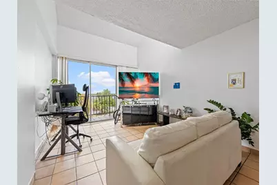310  Fontainebleau Blvd, Unit #502, Miami, FL 33172 - Photo 4