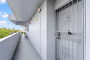 310 Fontainebleau Blvd, Miami, FL 33172 - Photo 18