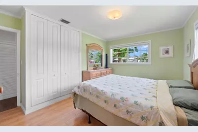 2113 NE 29th Ct, Fort Lauderdale, FL 33306 - Photo 16