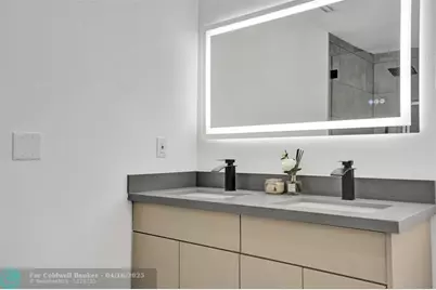 1010 N 16th Ave, Hollywood, FL 33020 - Photo 4