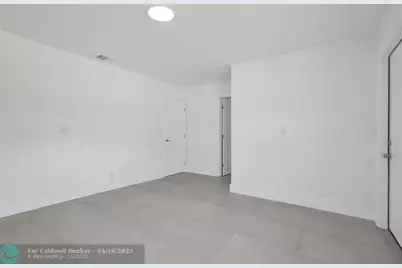 1010 N 16th Ave, Hollywood, FL 33020 - Photo 12