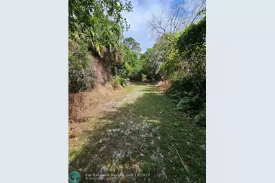 532 NE Canoe Park Cir, Port Saint Lucie, FL 34983 - Photo 12