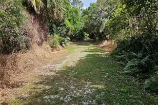 532 NE Canoe Park Cir, Port Saint Lucie, FL 34983 - Photo 12