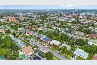 2748 NW 35th Ter, Lauderdale Lakes, FL 33311 - Photo 10