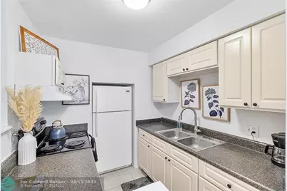 3230 NE 13th St, Unit #102, Pompano Beach, FL 33062 - Photo 16