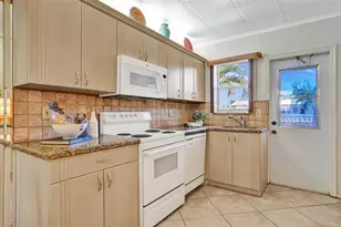 1501 N 12th Ct, Hollywood, FL 33019 - Photo 8