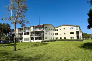 326 Preston H, Boca Raton, FL 33434 - Photo 2