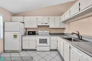 22124 Palms Way, Boca Raton, FL 33433 - Photo 4