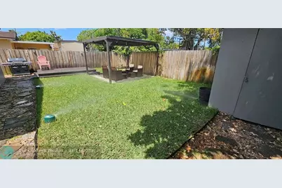 5629 SW 40th St, West Park, FL 33023 - Photo 30