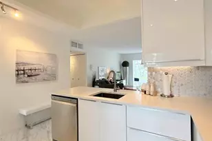 4706 NW 36th St, Lauderdale Lakes, FL 33319 - Photo 8