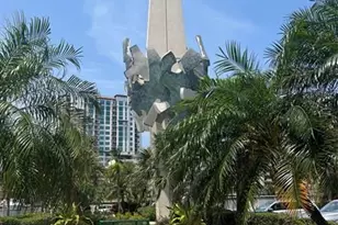 300 Bayview Dr, Sunny Isles Beach, FL 33160 - Photo 1