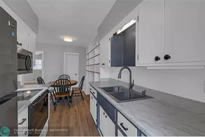 11 SW 4th Ave, Unit #29, Boca Raton, FL 33432 - Photo 14