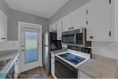 11 SW 4th Ave, Unit #29, Boca Raton, FL 33432 - Photo 18
