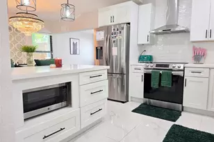 2030 SW 22nd Ave, Fort Lauderdale, FL 33312 - Photo 10