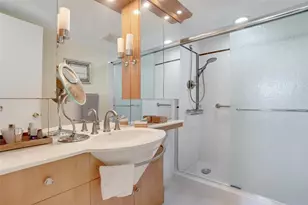 1332 Bayview Dr, Fort Lauderdale, FL 33304 - Photo 12