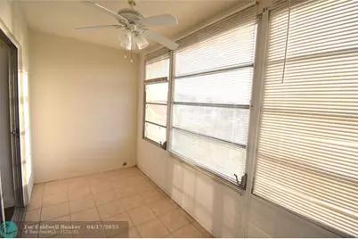 3051  Sunrise Lakes Dr, Unit #311, Sunrise, FL 33322 - Photo 12