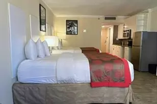 19201 Collins Ave, North Miami Beach, FL 33160 - Photo 4